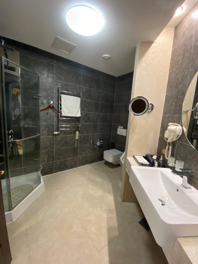 Hotel Feride Vinnytsia Bagian luar foto