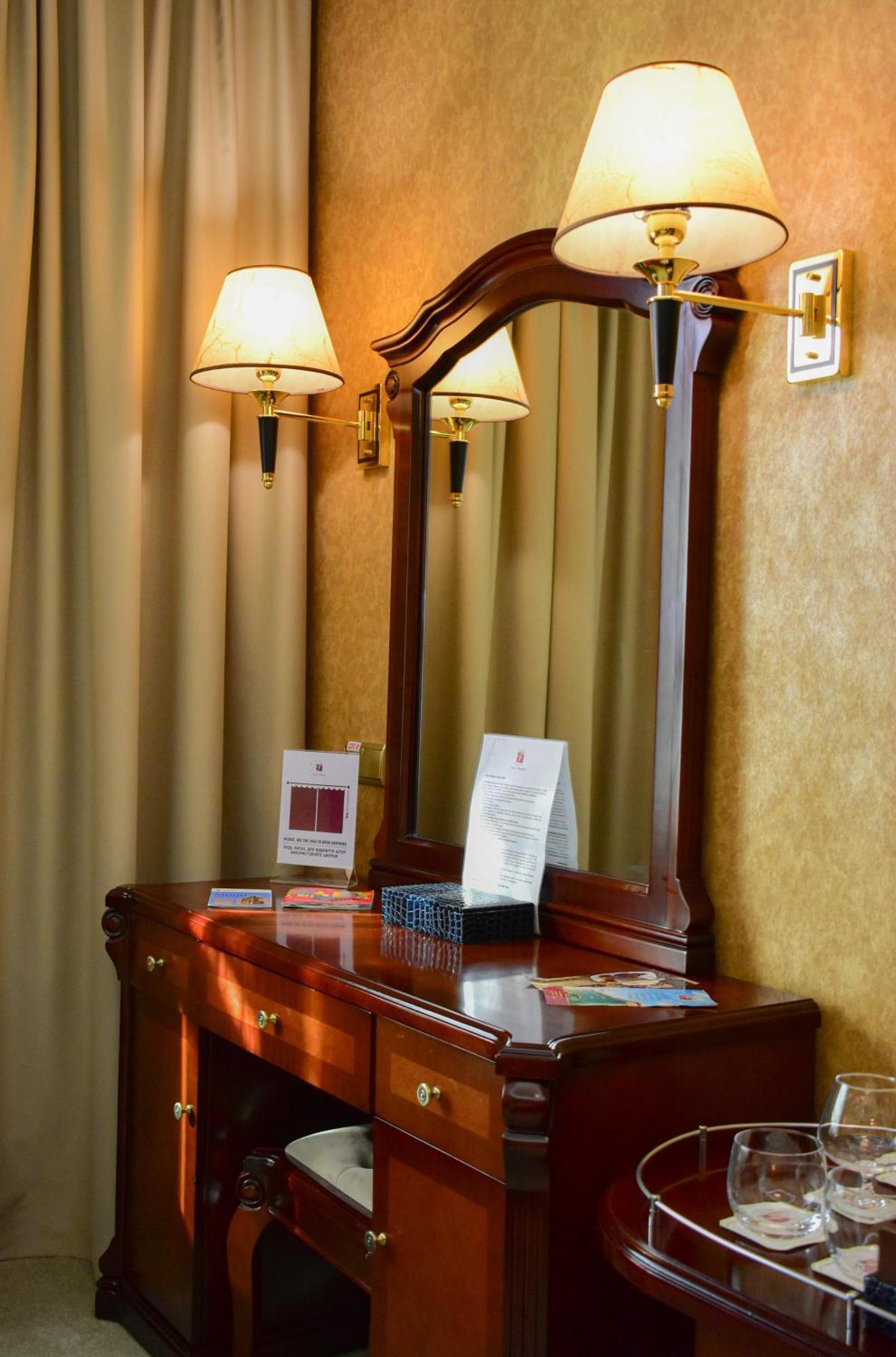 Hotel Feride Vinnytsia Bagian luar foto