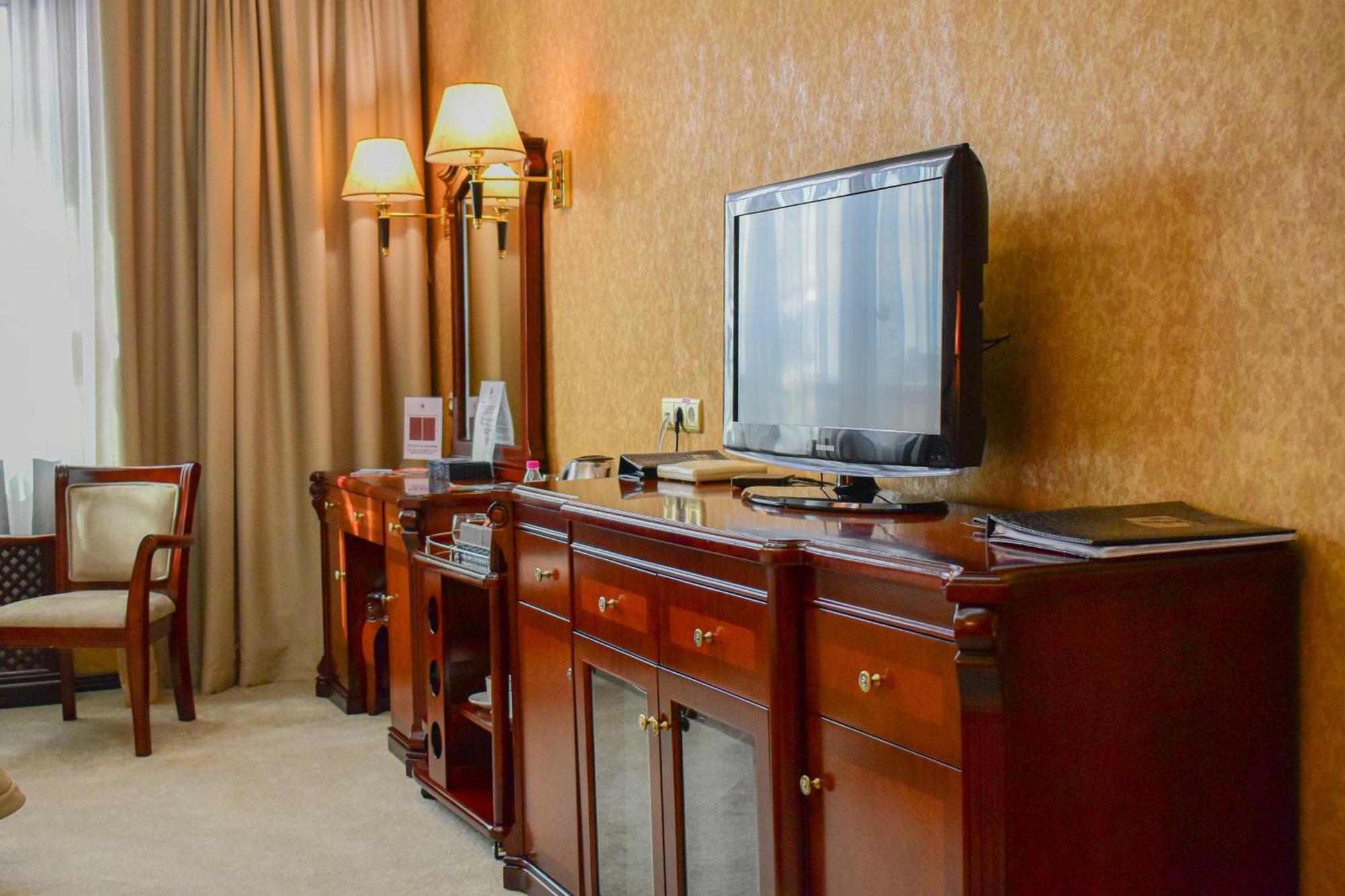 Hotel Feride Vinnytsia Bagian luar foto
